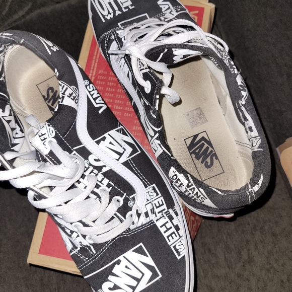 Shoes - Picture 2 of 5